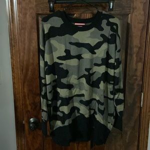 Woman’s Camo Isaac Mizrahi sweater